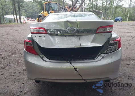 2013 Toyota Camry Xle V6 z USA, uszkodzony, nr VIN 4T1BK1FK7DU537170